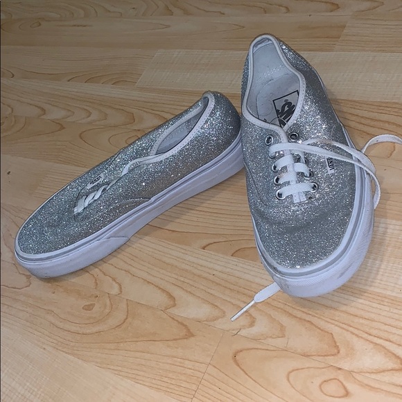 Silver Vans - Picture 2 of 4